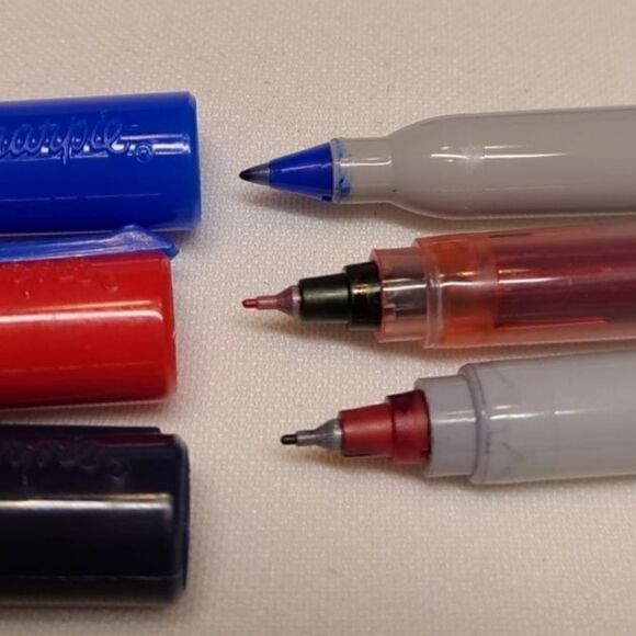 10 NEW red extra fine Sharpie markers - Picture 2 of 2